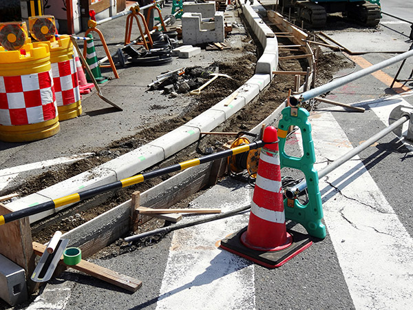 歩車道境界ブロック設置